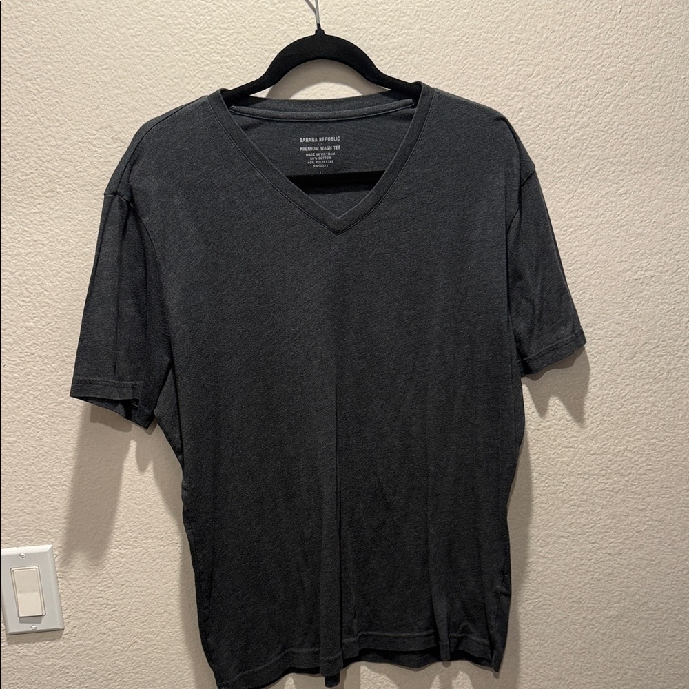 Banana Republic Men's Dark Gray V-Neck Tee